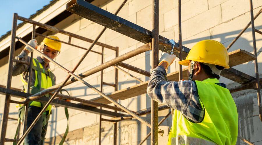 Professional fairlawn roofing services in Energy, IL